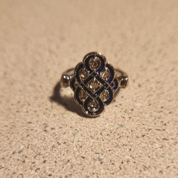 Jewelry - Elegant Silver and Blue Women's Ring....size 11
